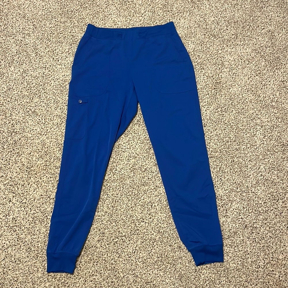 Medcouture M/Tall jogger scrub pants